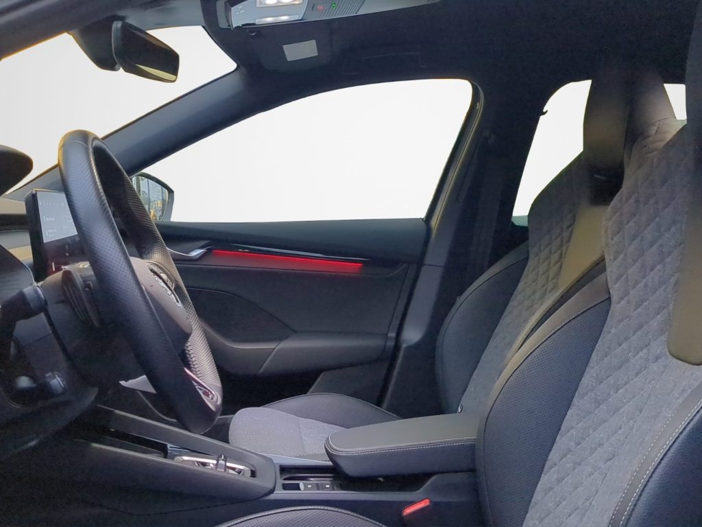 SKODA Octavia 1.5 TSI SportLine DSG, Mild-Hybrid Benzin/Elektro, Occasion / Gebraucht, Automatik - 7