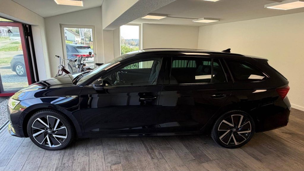 SKODA Octavia Combi 1.5 TSI SportLine DSG, Hybride Léger Essence/Électricité, Occasion / Utilisé, Automatique - 2