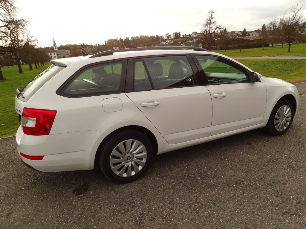 SKODA OCTAVIA 1.6 TDI 110 Ambition 4x4, Diesel, Occasion / Utilisé, Manuelle - 7