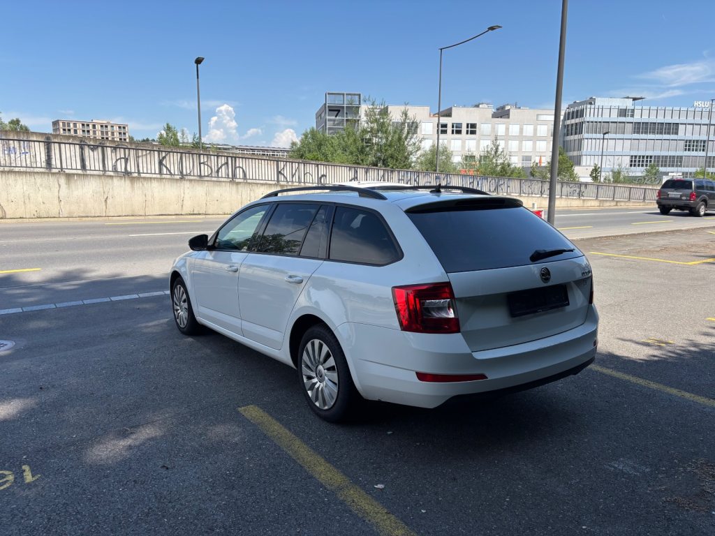 SKODA OCTAVIA 1.6 TDI 105 Swiss Edition DSG, Diesel, Occasion / Utilisé, Automatique - 4