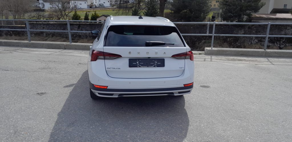 SKODA OCTAVIA SCOUT 2.0 TDI 4x4 DSG, Diesel, Occasion / Utilisé, Automatique - 7