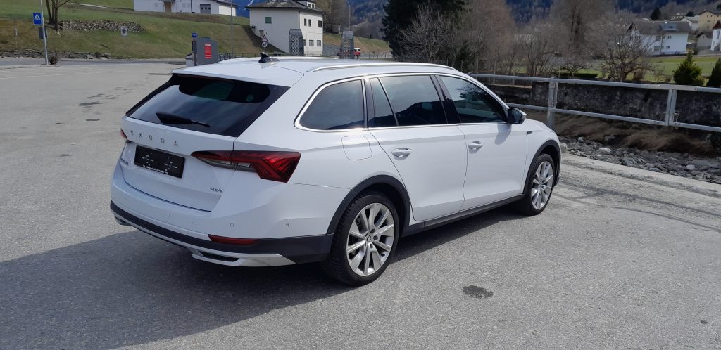SKODA OCTAVIA SCOUT 2.0 TDI 4x4 DSG, Diesel, Occasion / Utilisé, Automatique - 4