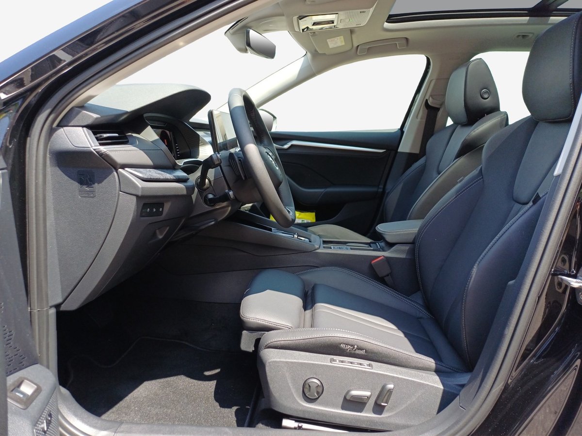 SKODA Octavia Combi 2.0 TDI DSG Selection, Diesel, Ex-demonstrator, Automatic - 7