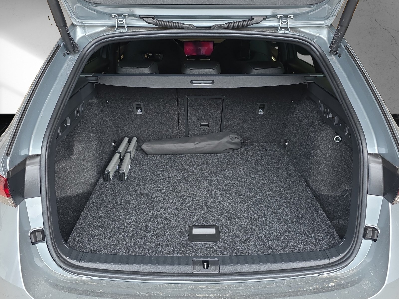 SKODA Octavia Combi 2.0 TSI Dynamic 4x4 DSG, Benzin, Vorführwagen, Automatik - 5