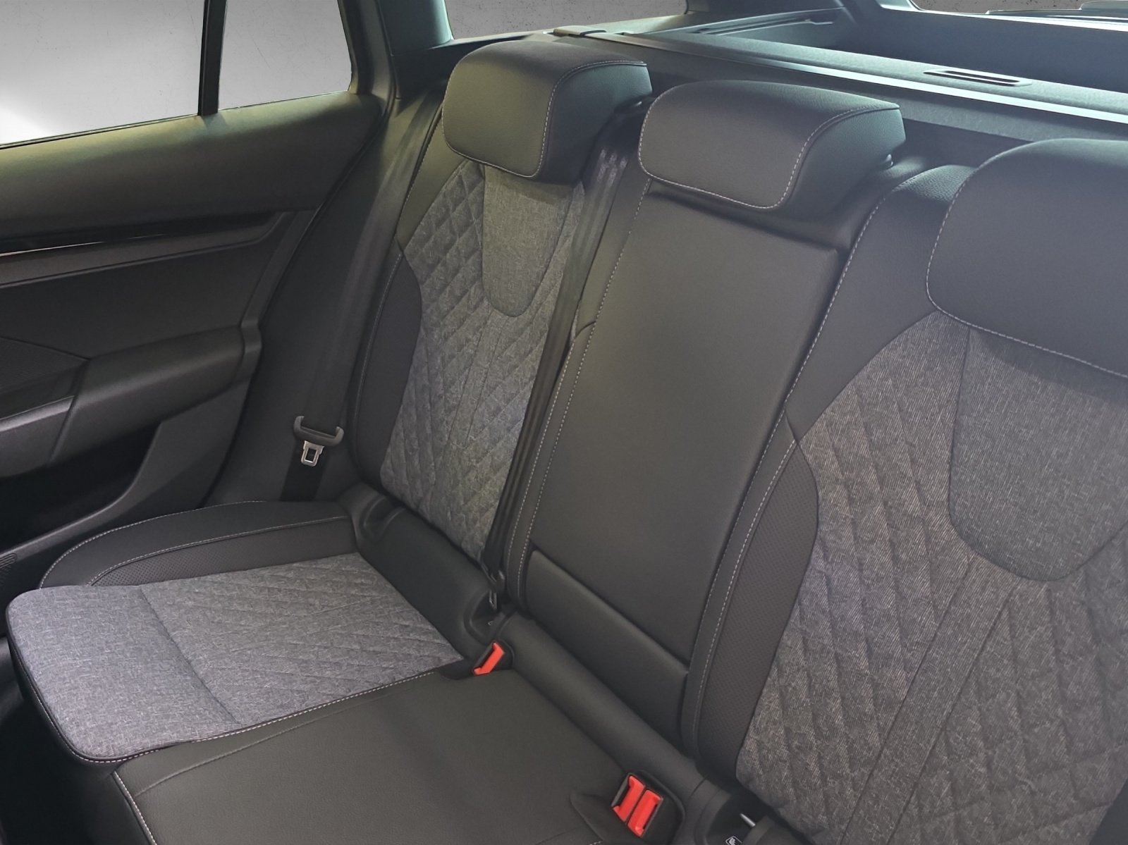 SKODA Octavia Combi 2.0 TSI Dynamic 4x4 DSG, Benzin, Vorführwagen, Automatik - 6