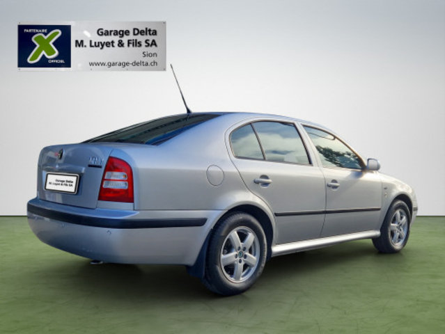 SKODA Octavia 2.0 Elegance, Benzin, Occasion / Gebraucht, Automatik - 4