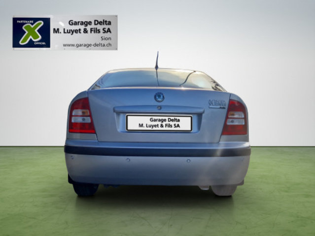 SKODA Octavia 2.0 Elegance, Benzin, Occasion / Gebraucht, Automatik - 6