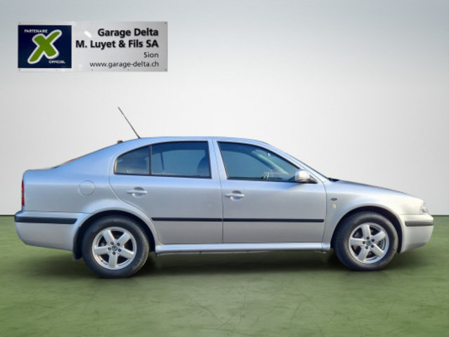 SKODA Octavia 2.0 Elegance, Benzin, Occasion / Gebraucht, Automatik - 7