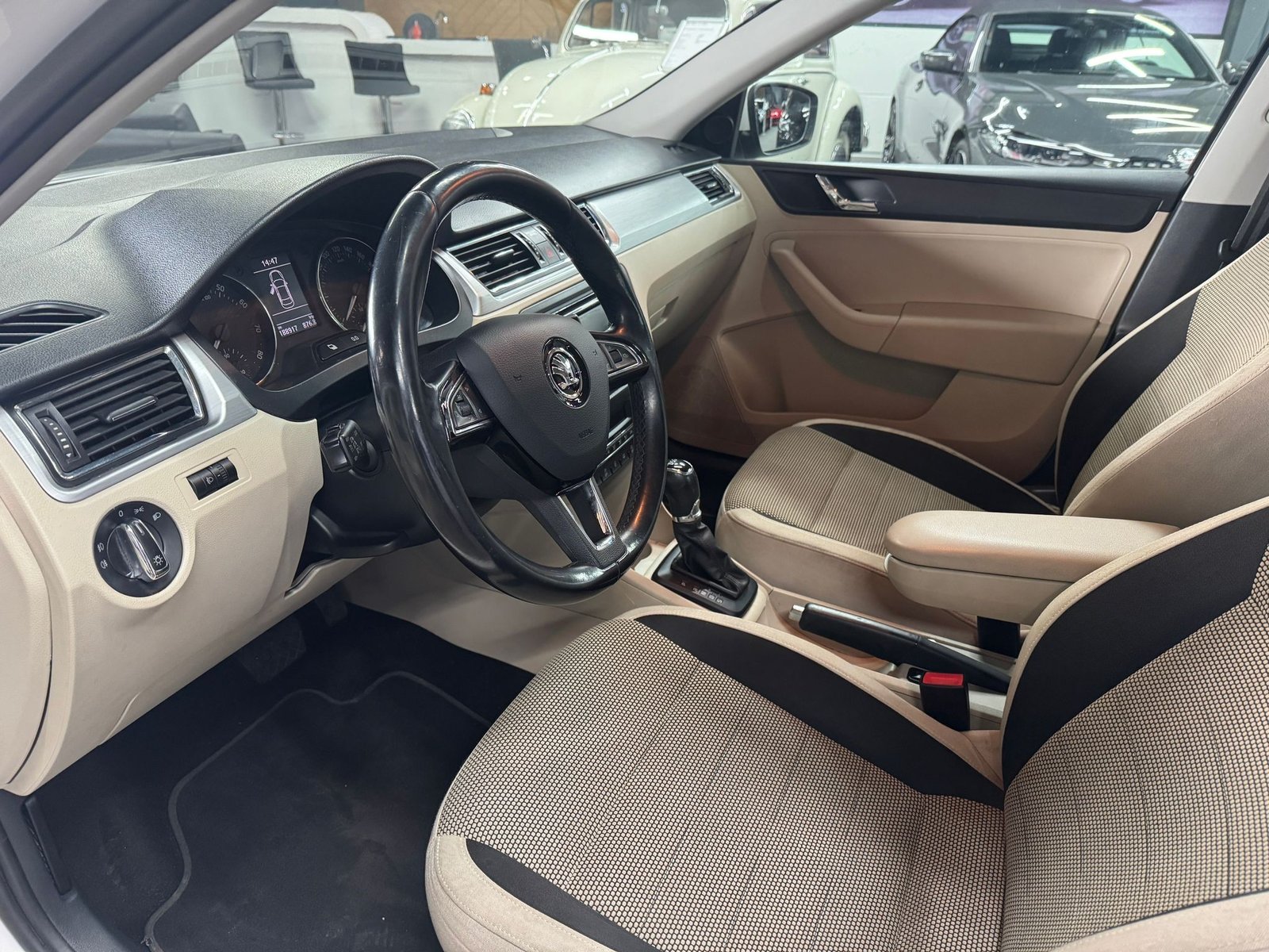 SKODA Rapid 1.4 TSI Elegance DSG, Essence, Occasion / Utilisé, Automatique - 7