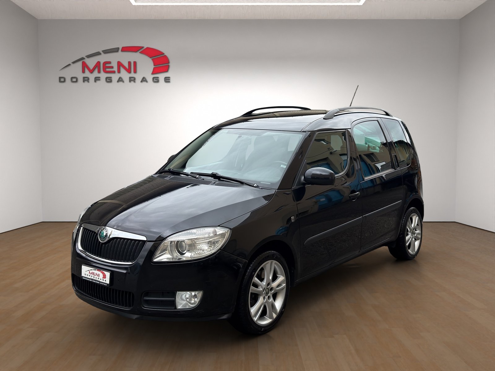 SKODA Roomster 1.6 Scout, Petrol, Second hand / Used, Manual - 3