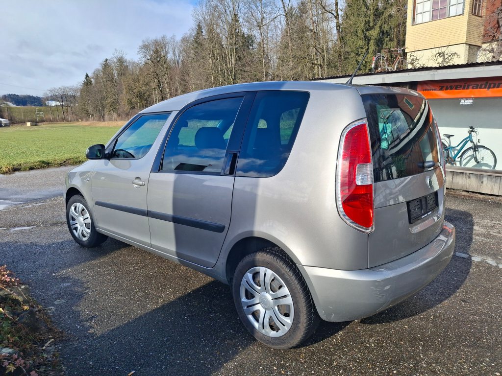 SKODA ROOMSTER 1.2 TSI Family, Petrol, Second hand / Used, Manual - 4