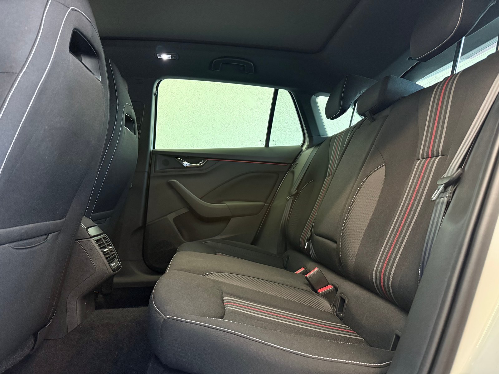 SKODA Scala 1.0 TSI Monte Carlo DSG, Benzin, Occasion / Gebraucht, Automatik - 7