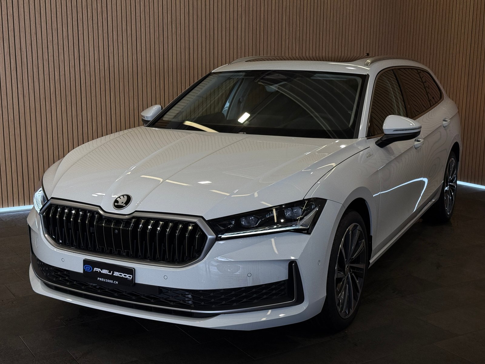 SKODA Superb Combi 2.0 TDi L&K 4x4 DSG *5 Jahre Garantie*