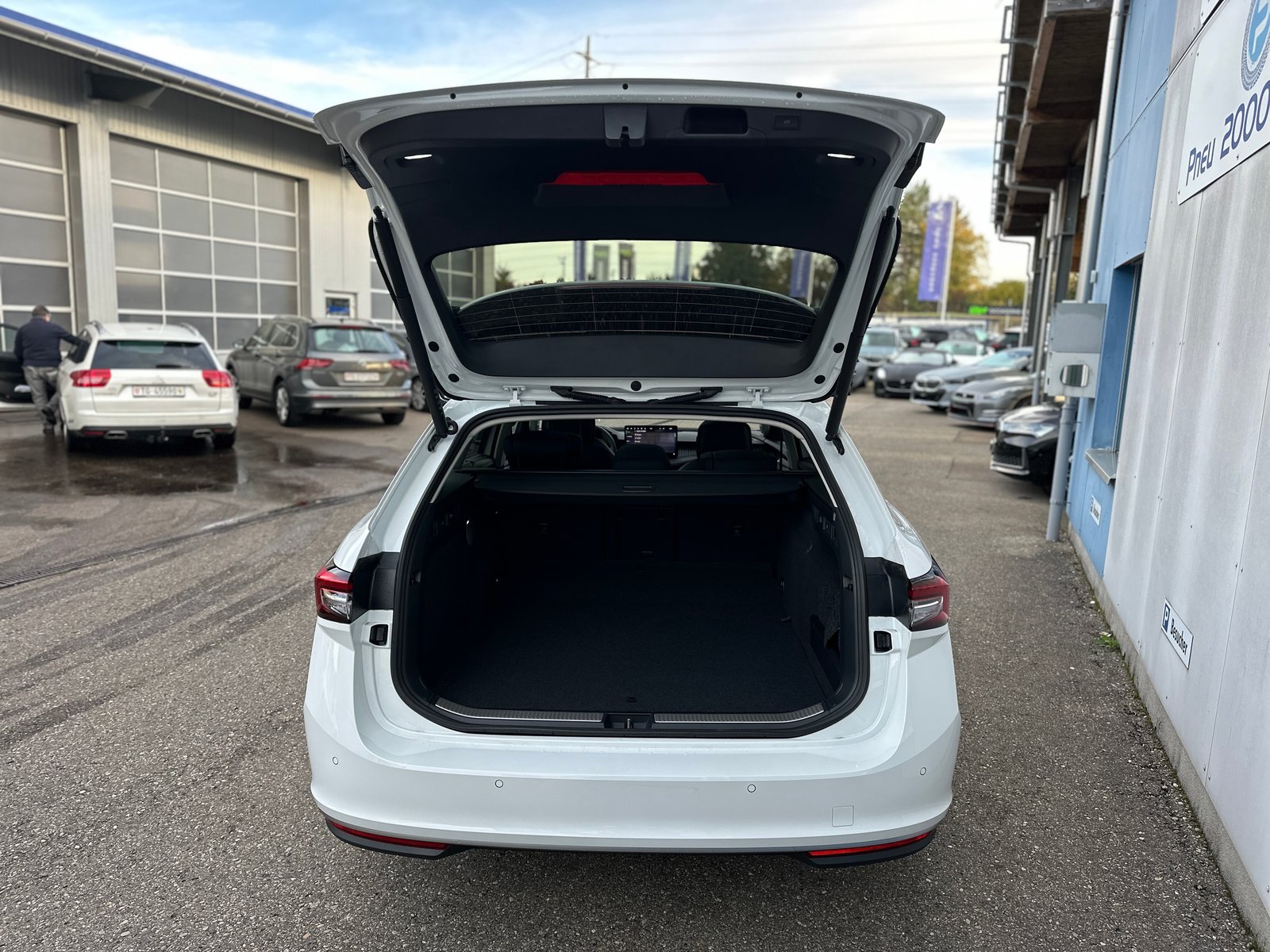 SKODA Superb Combi 1.5 TSI PHEV L&K DSG * 5Jahre Garantie*, Plug-in-Hybrid Benzina/Elettrica, Auto nuove, Automatico - 7