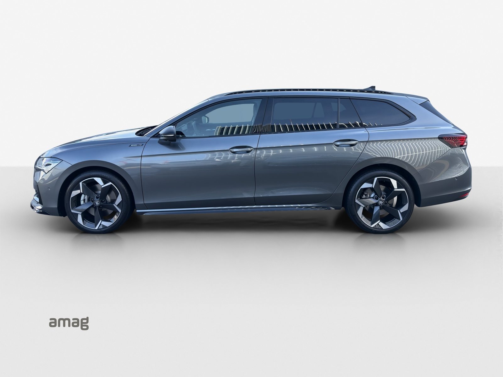 SKODA Superb Sportline, Petrol, New car, Automatic - 2