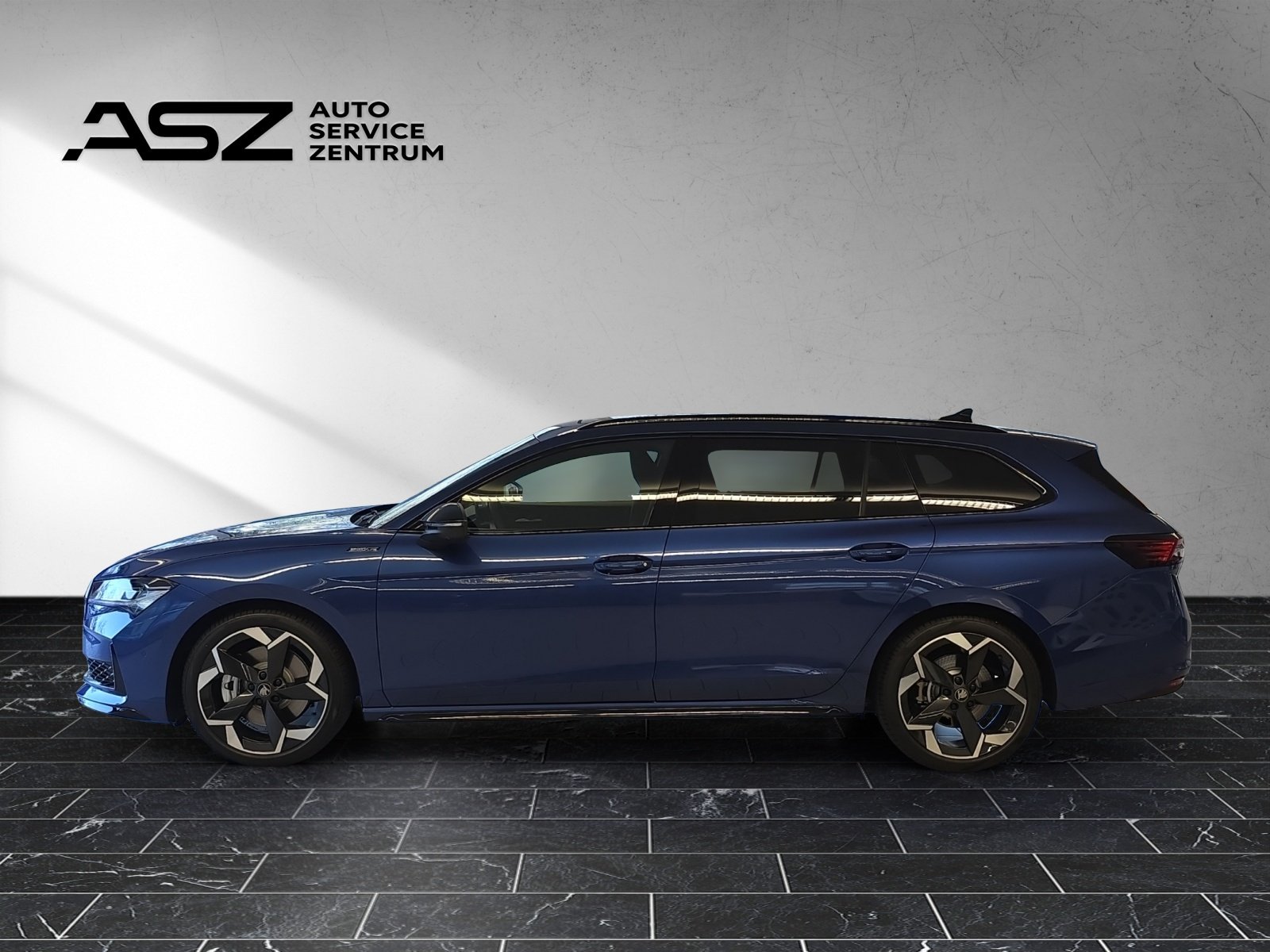 SKODA Superb Combi 2.0 TSI Sportline 4x4 DSG, Essence, Voiture nouvelle, Automatique - 2