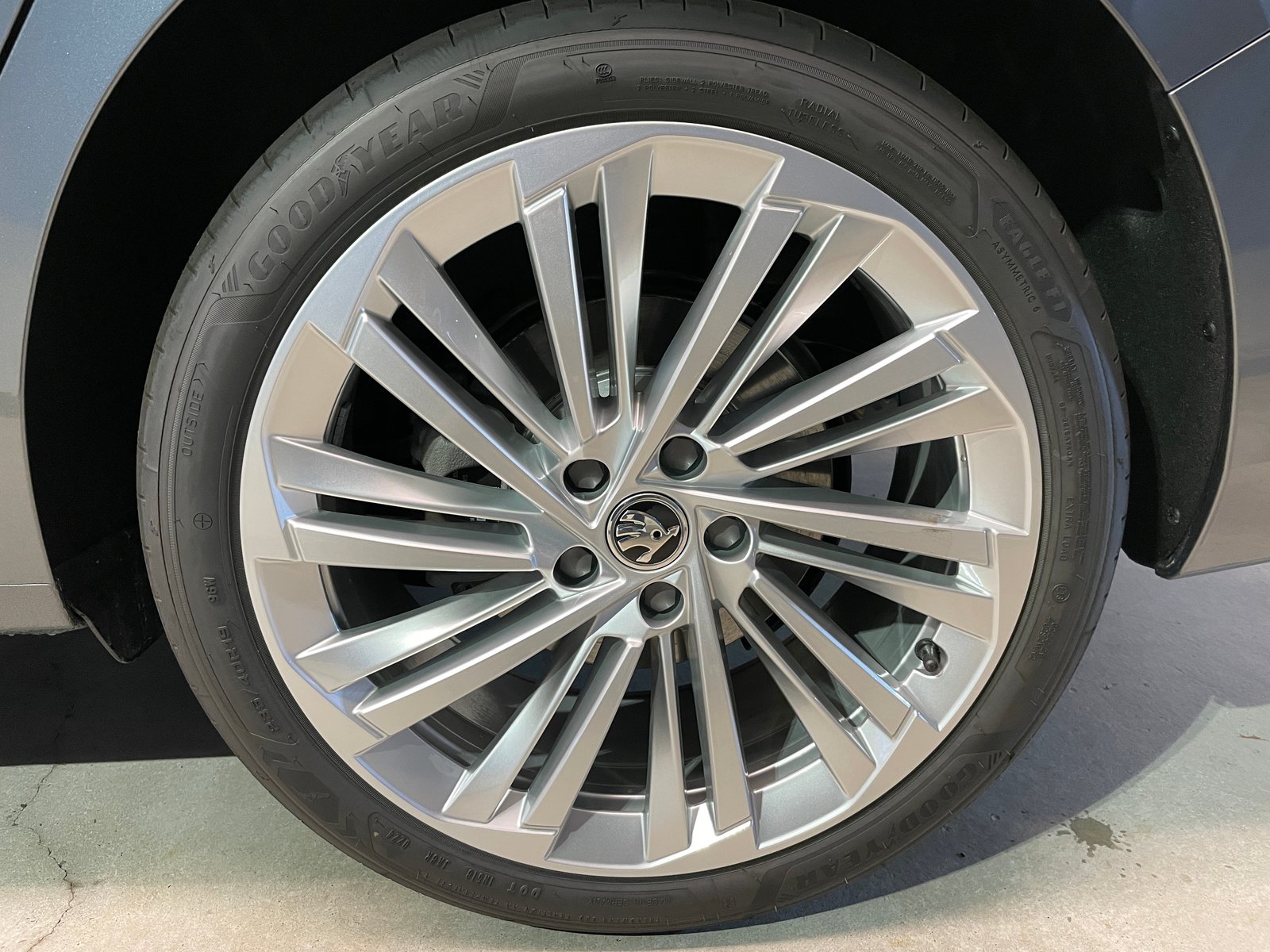 SKODA Superb Combi 2.0 TDi LK 4x4 DSG, Diesel, Voiture nouvelle, Automatique - 2