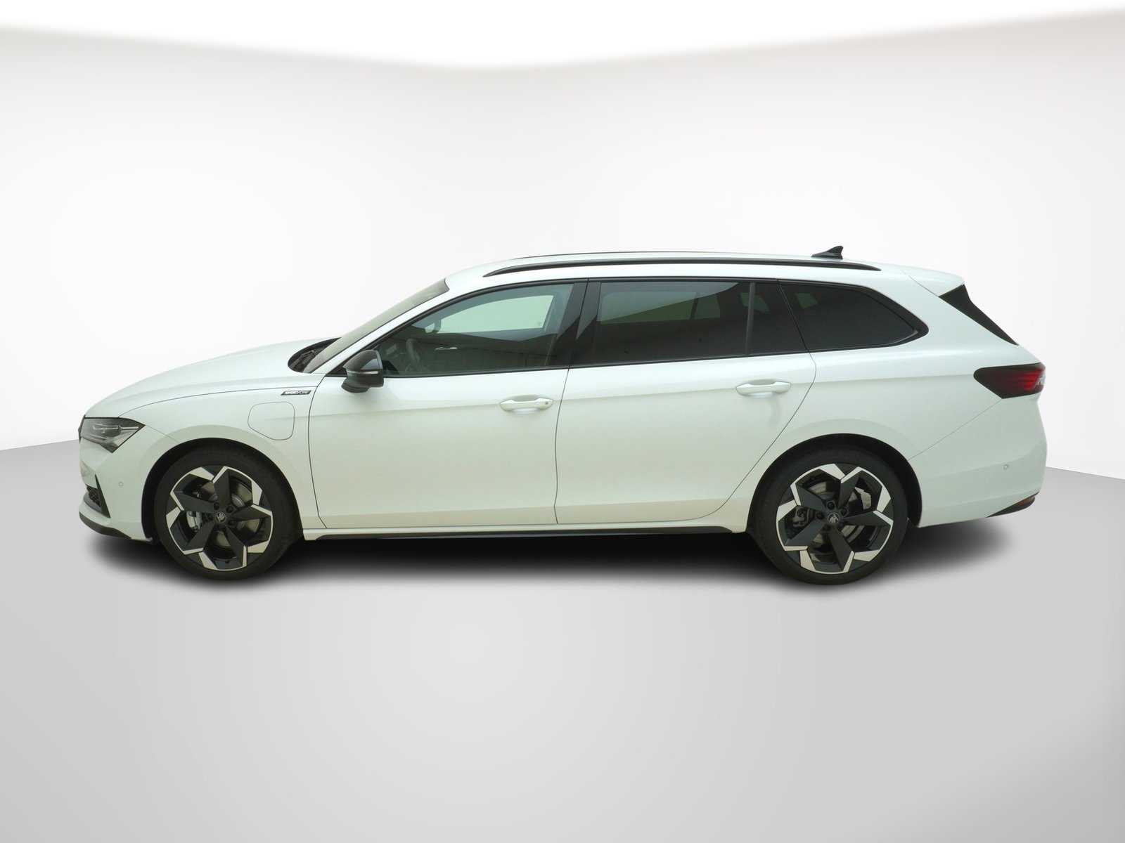 SKODA Superb 1.5 TSI Plug-in-Hybrid Sportline DSG, Hybride Rechargeable Essence/Électricité, Voiture nouvelle, Automatique - 2