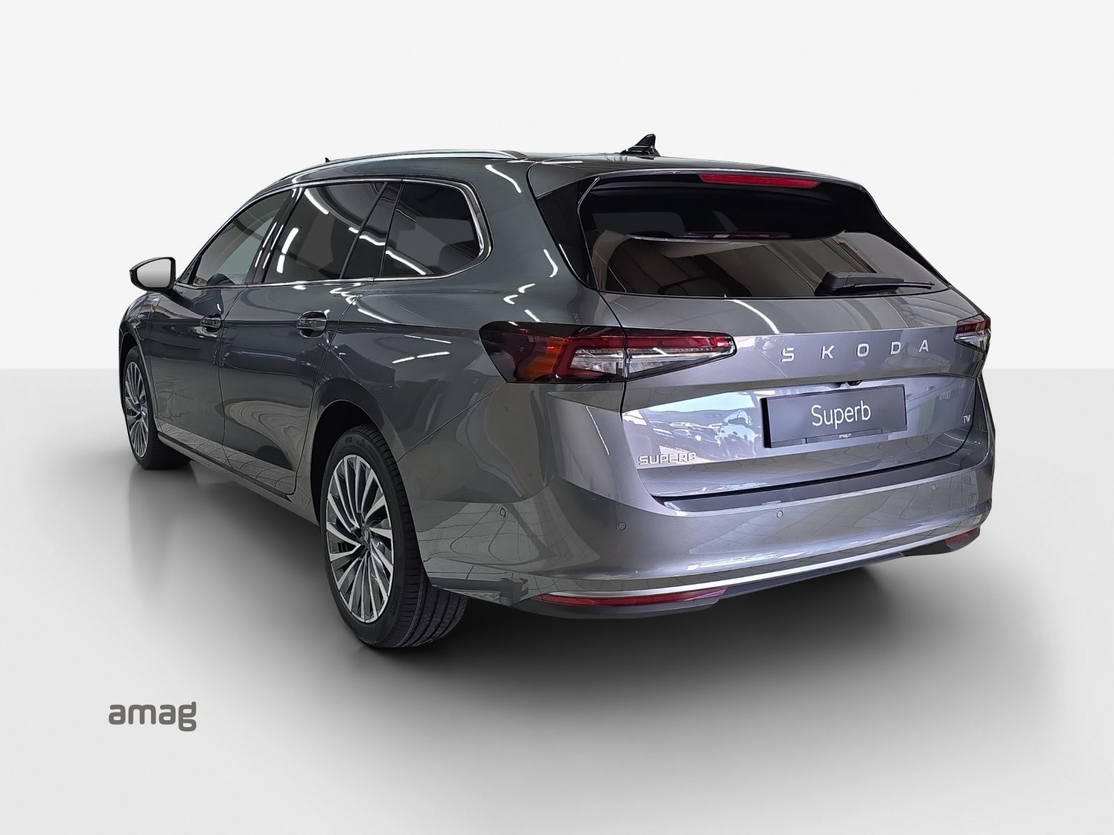 SKODA Superb iV L&K, Full-Hybrid Petrol/Electric, New car, Automatic - 3