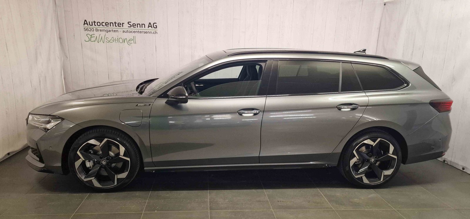 SKODA Superb iV Sportline, Voll-Hybrid Benzin/Elektro, Neuwagen, Automatik - 3