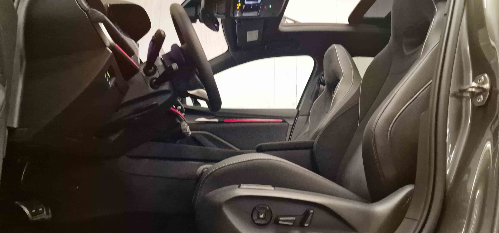 SKODA Superb iV Sportline, Voll-Hybrid Benzin/Elektro, Neuwagen, Automatik - 5