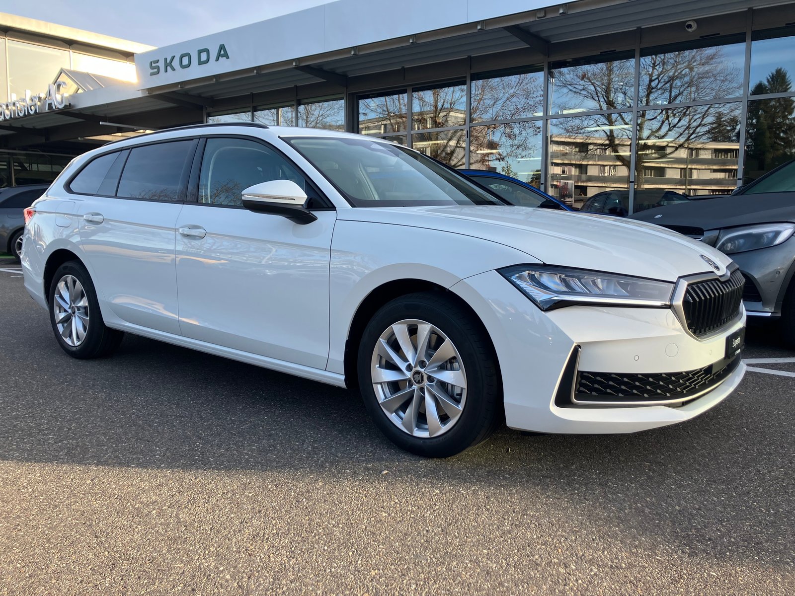 SKODA Superb Combi 2.0 TDi Selection 4x4 DSG, Diesel, Voiture nouvelle, Automatique - 2