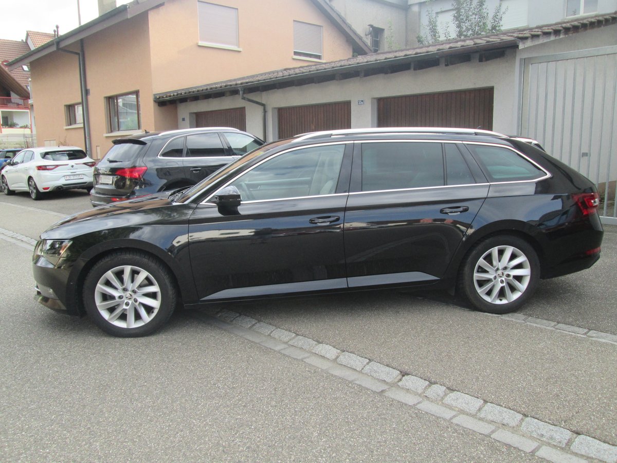 SKODA Superb Combi 2.0 TDi Sport Line DSG, Diesel, Occasion / Gebraucht, Automatik - 2