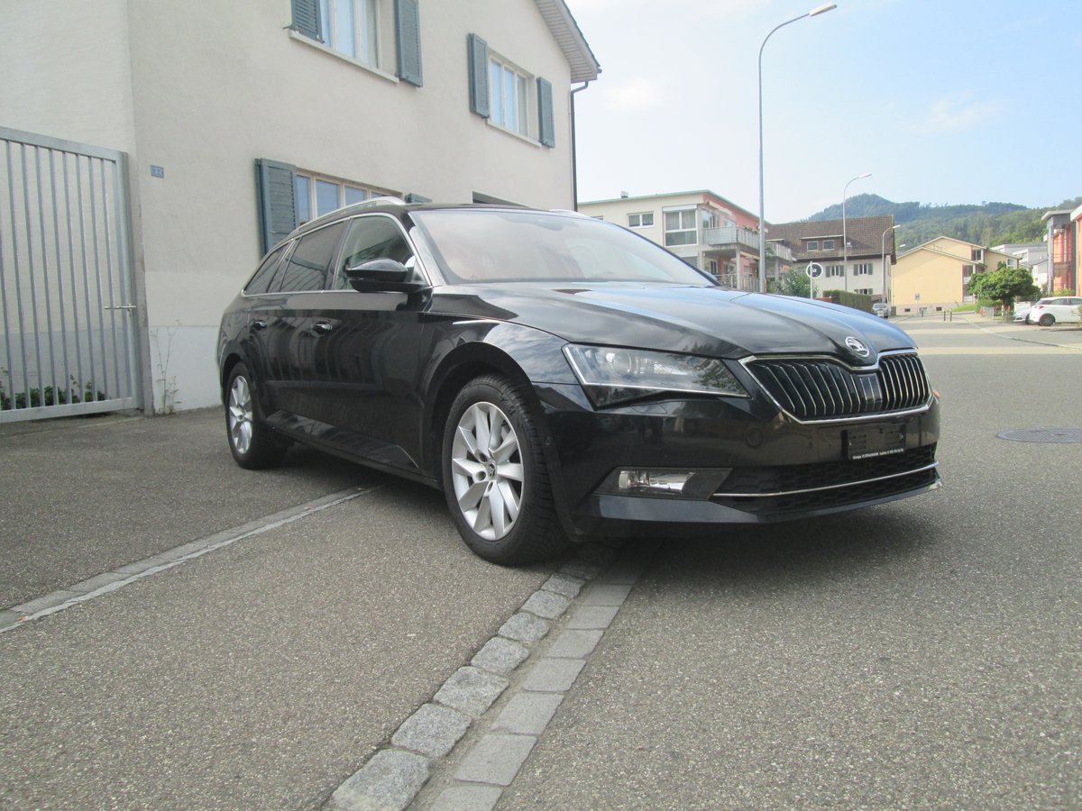 SKODA Superb Combi 2.0 TDi Sport Line DSG, Diesel, Occasion / Gebraucht, Automatik - 7