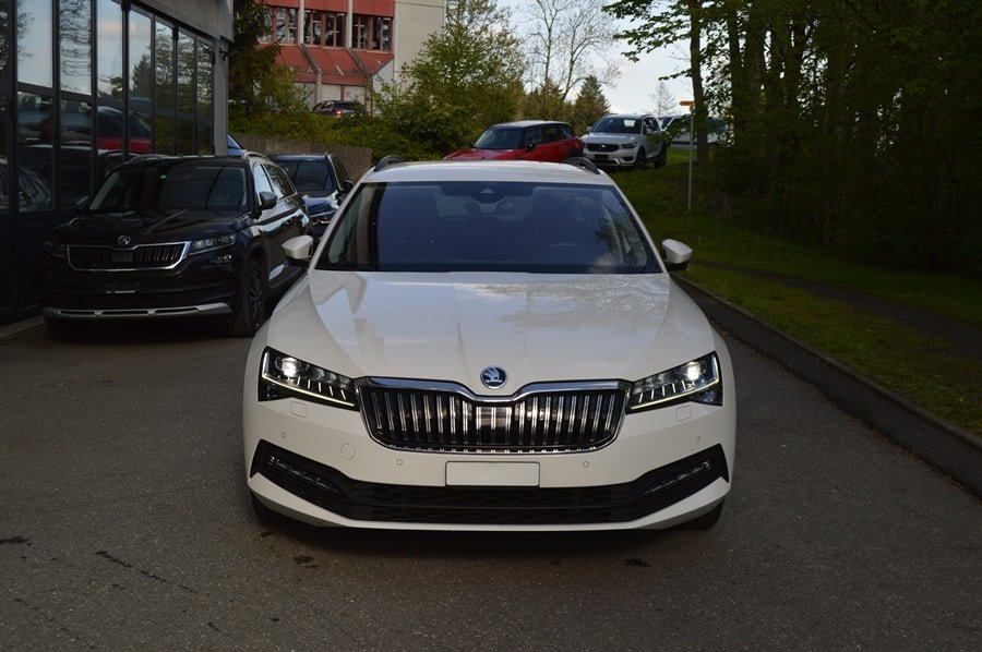 SKODA Superb Combi 2.0 TDi Ambition 4x4 DSG, Diesel, Occasion / Utilisé, Automatique - 2