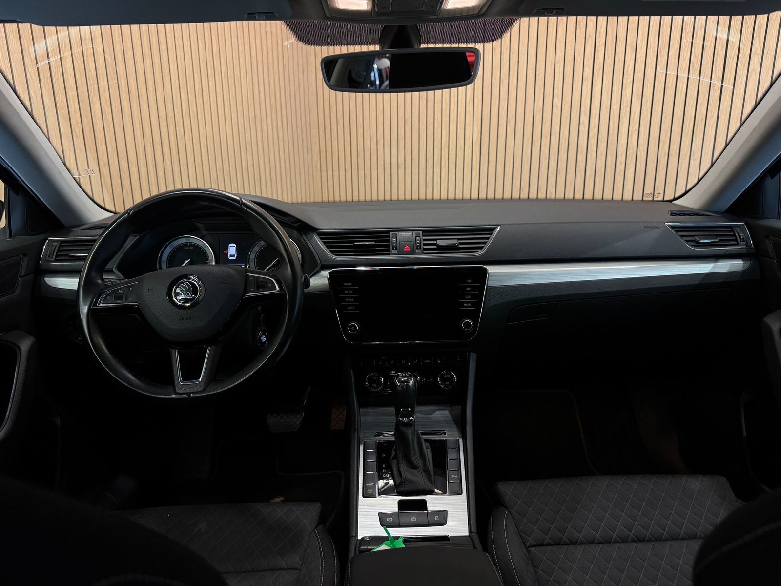 SKODA Superb Combi 1.6 TDI Ambition DSG, Diesel, Second hand / Used, Automatic - 6