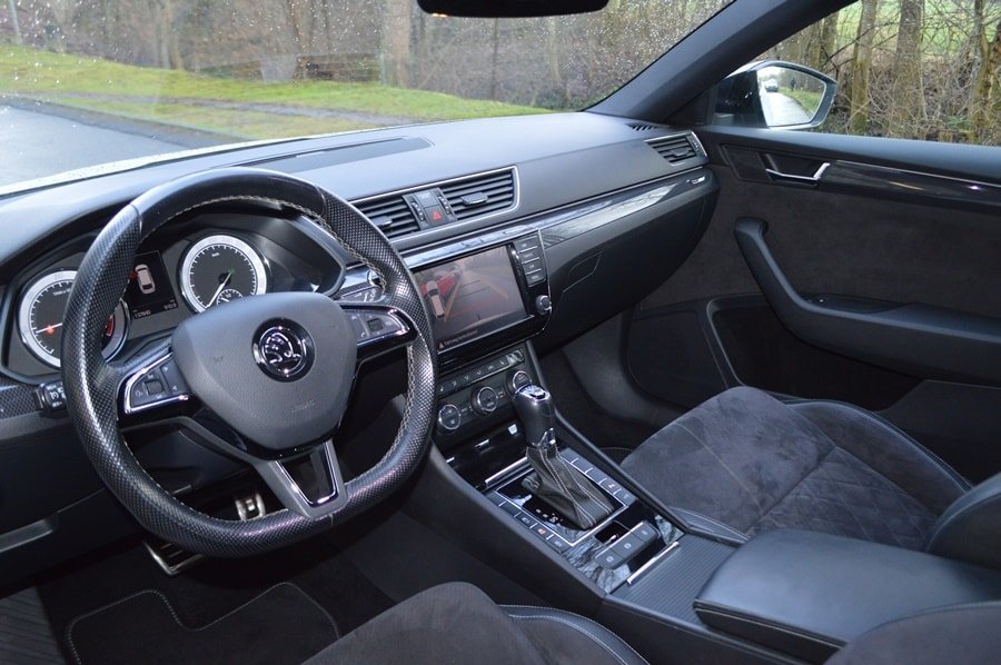 SKODA Superb Combi 2.0 TDi Sport Line 4x4 DSG I Anhängerkupplung, Diesel, Second hand / Used, Automatic - 7