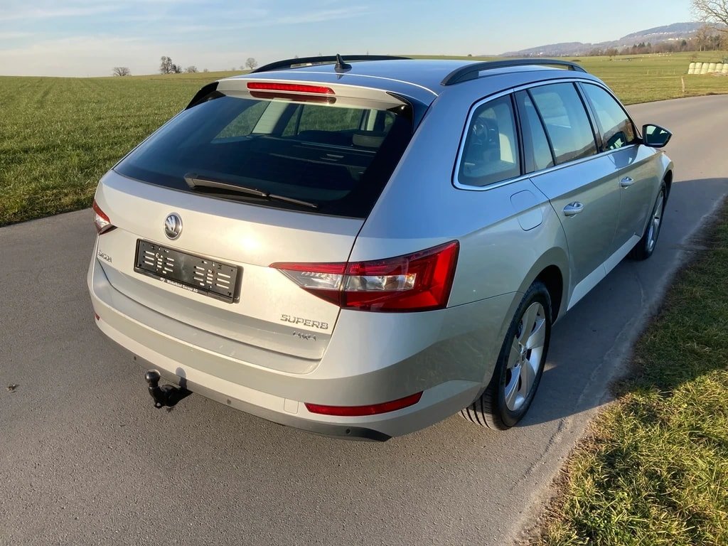 SKODA Superb Combi 2.0 TDi Ambition 4x4 DSG mit Anhängerkupplung, Diesel, Second hand / Used, Automatic - 3