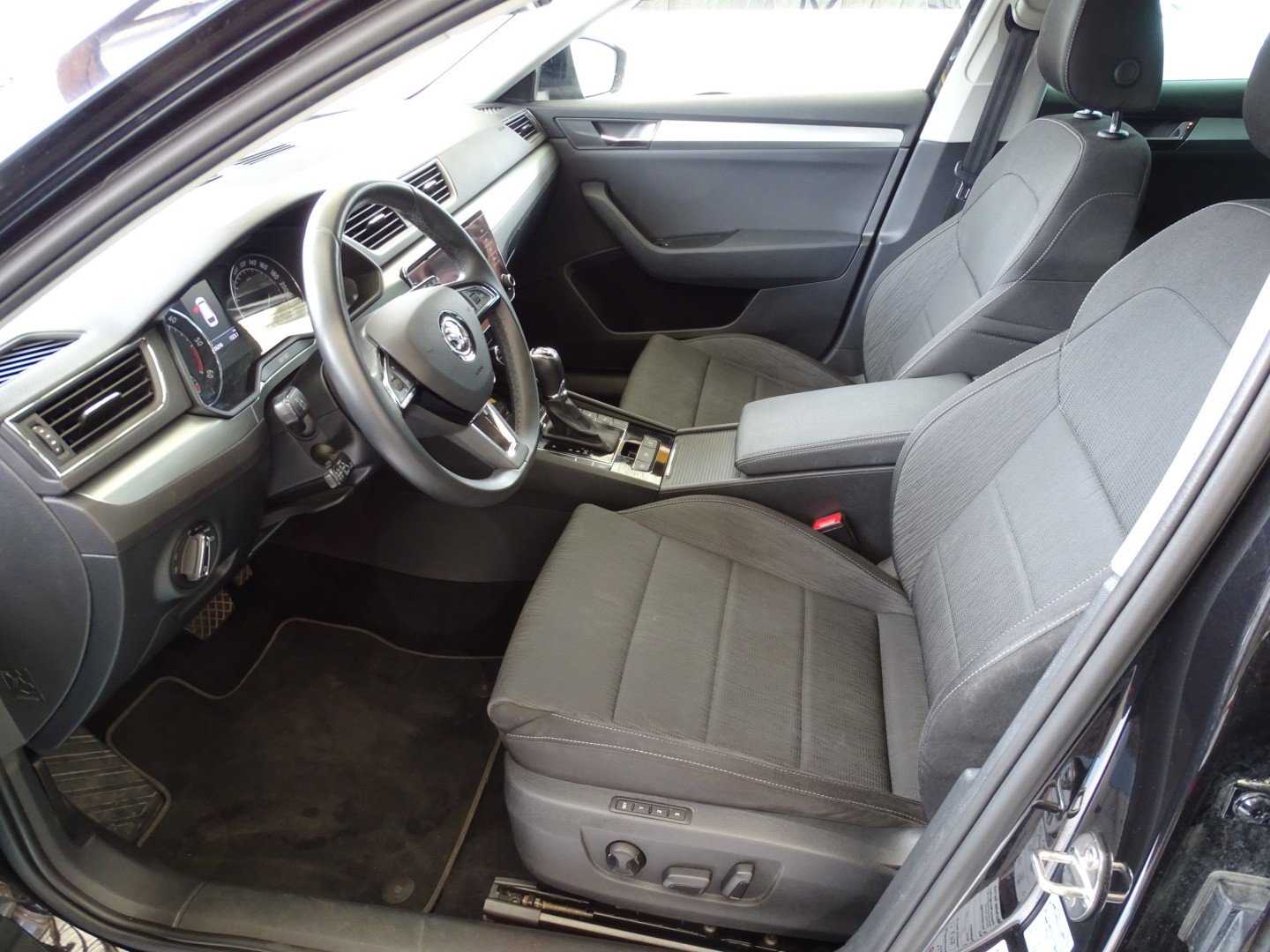 SKODA Superb Combi 2.0 TDi Ambition 4x4 DSG, Diesel, Occasion / Utilisé, Automatique - 3