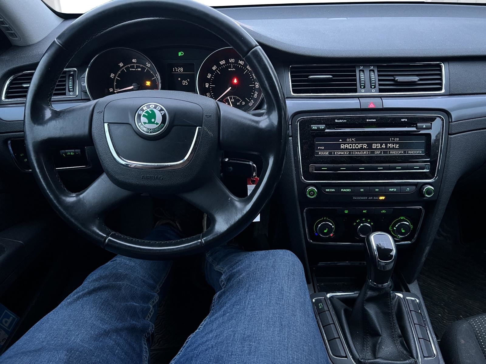 SKODA SUPERB, Essence, Occasion / Utilisé, Manuelle - 7