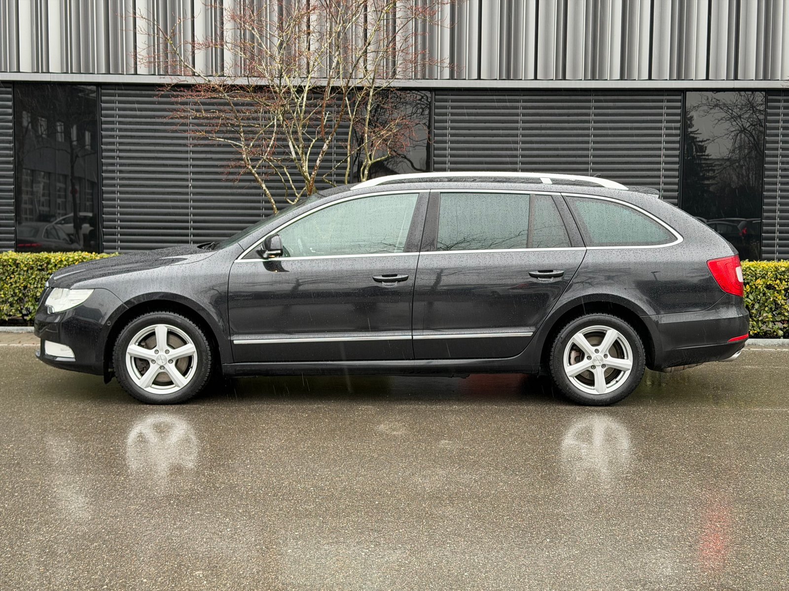 SKODA Superb Combi 2.0 TDi Elegance DSG, Diesel, Second hand / Used, Automatic - 3