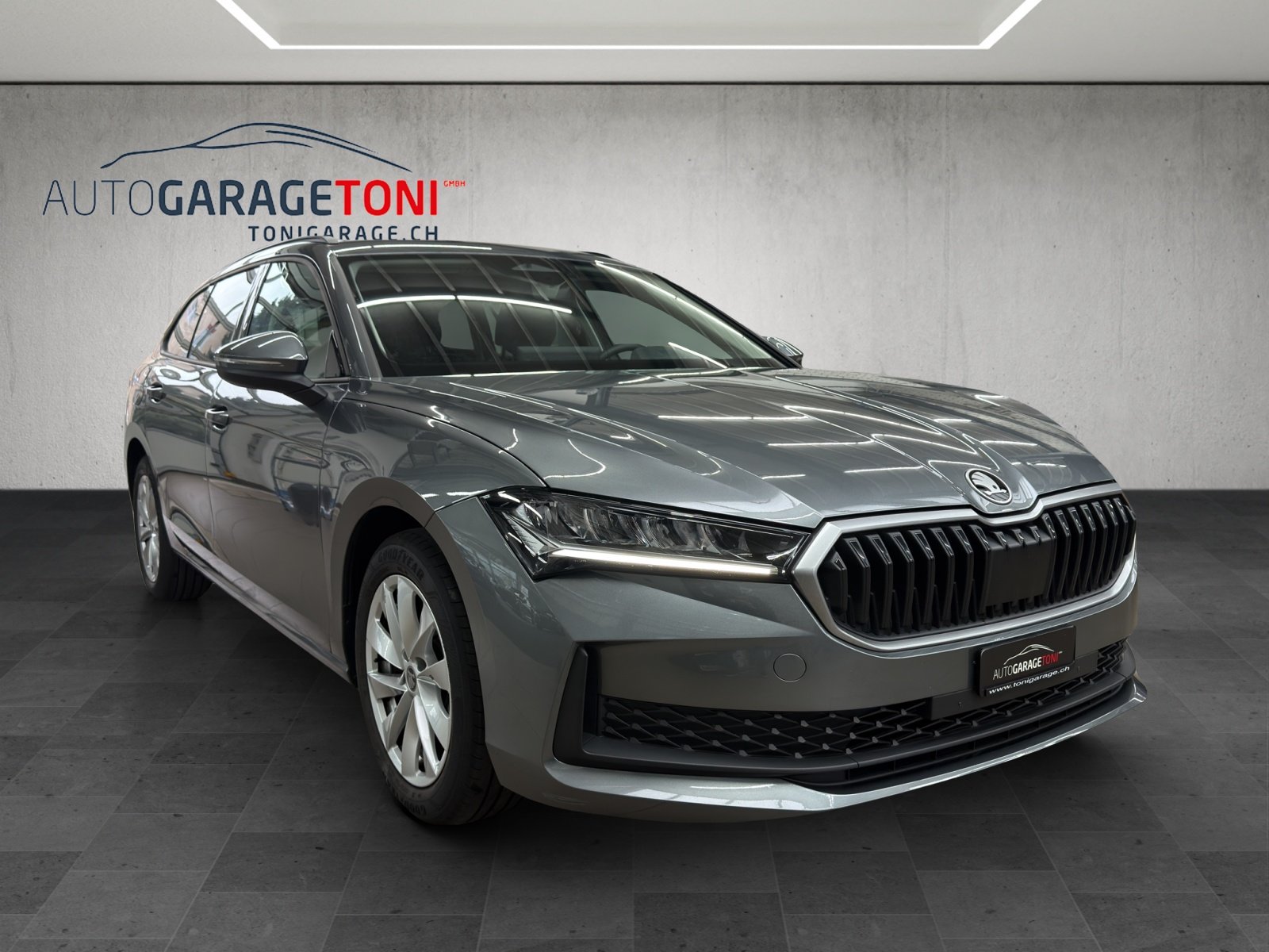 SKODA Superb Combi 1.5 eTSI Selection DSG *Werksgarantie bis, Mild-Hybrid Petrol/Electric, Second hand / Used, Automatic - 2