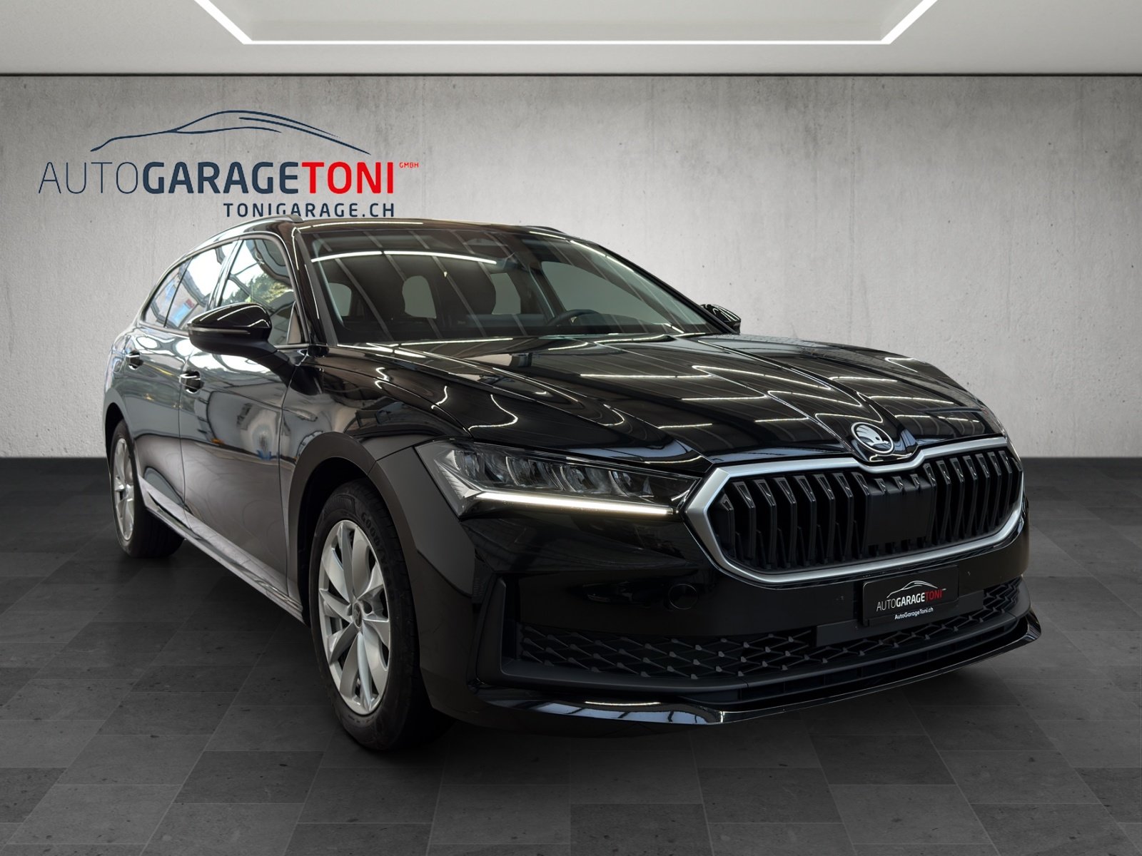 SKODA Superb Combi 1.5 eTSI Selection DSG *Werksgarantie bis, Mild-Hybrid Petrol/Electric, Second hand / Used, Automatic - 2