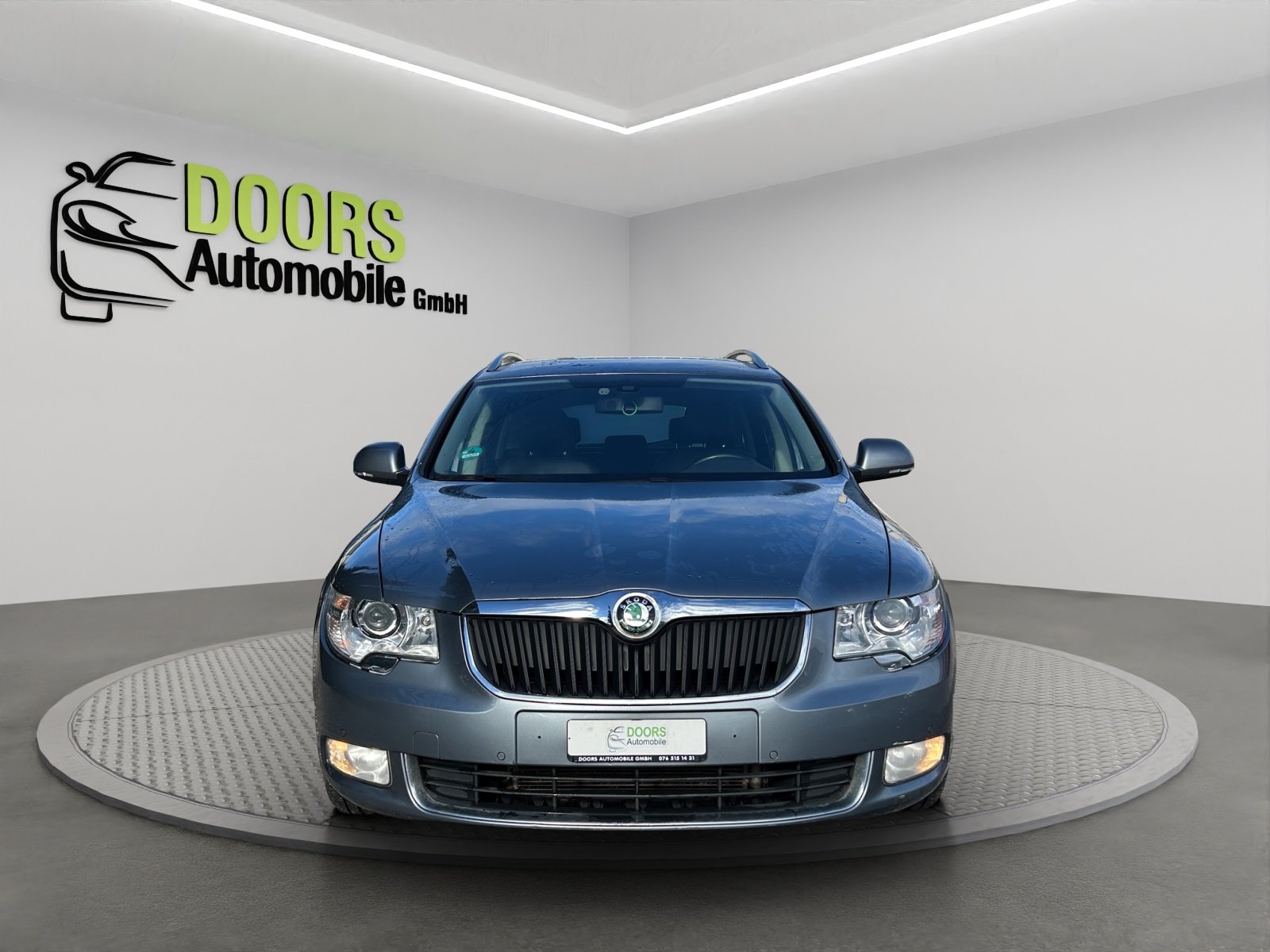 SKODA Superb Combi 2.0 TSI Ambition DSG, Petrol, Second hand / Used, Automatic - 2