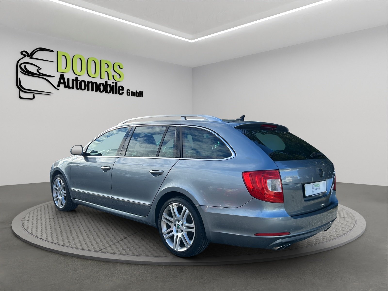 SKODA Superb Combi 2.0 TSI Ambition DSG, Petrol, Second hand / Used, Automatic - 4