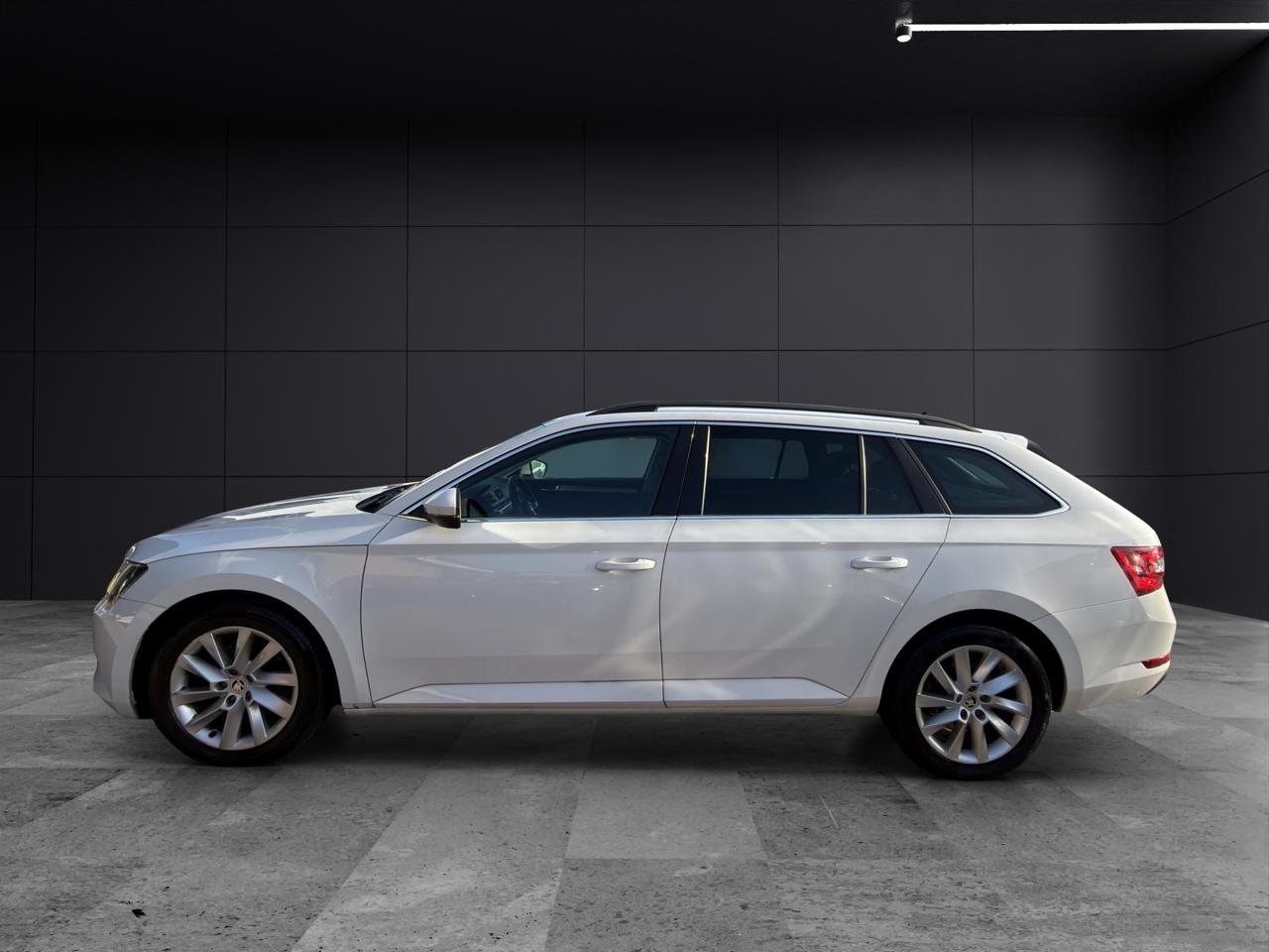SKODA Superb Combi 2.0 TDi Style 4x4 DSG, Diesel, Second hand / Used, Automatic - 3