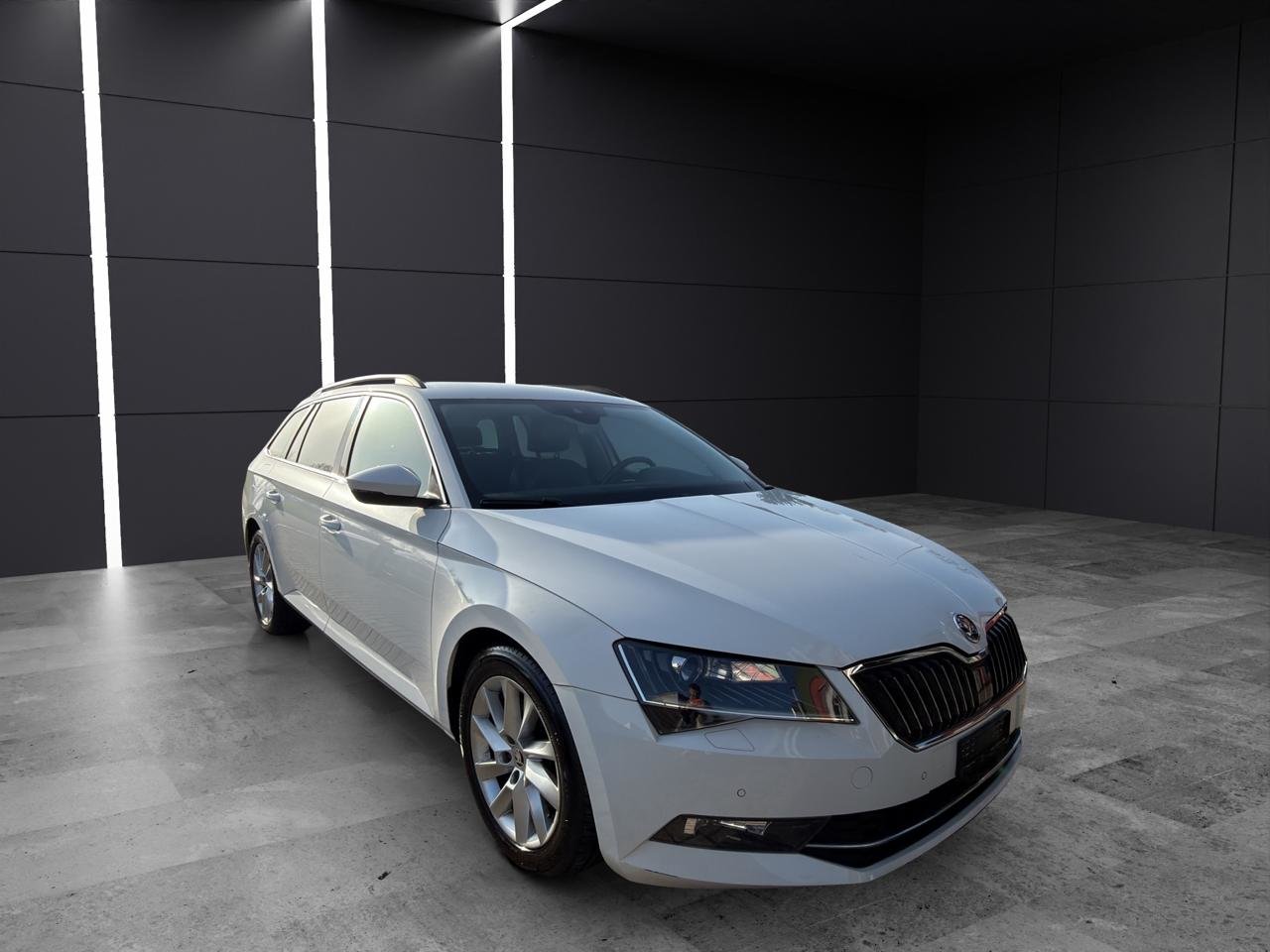 SKODA Superb Combi 2.0 TDi Style 4x4 DSG, Diesel, Second hand / Used, Automatic - 4