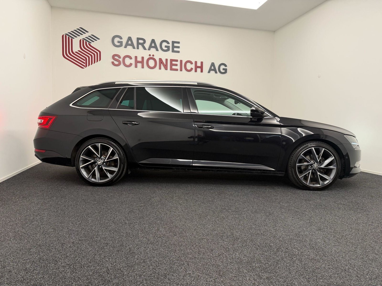 SKODA Superb Combi 2.0 TDI 190 Style 4x4 DSG, Diesel, Second hand / Used, Automatic - 4