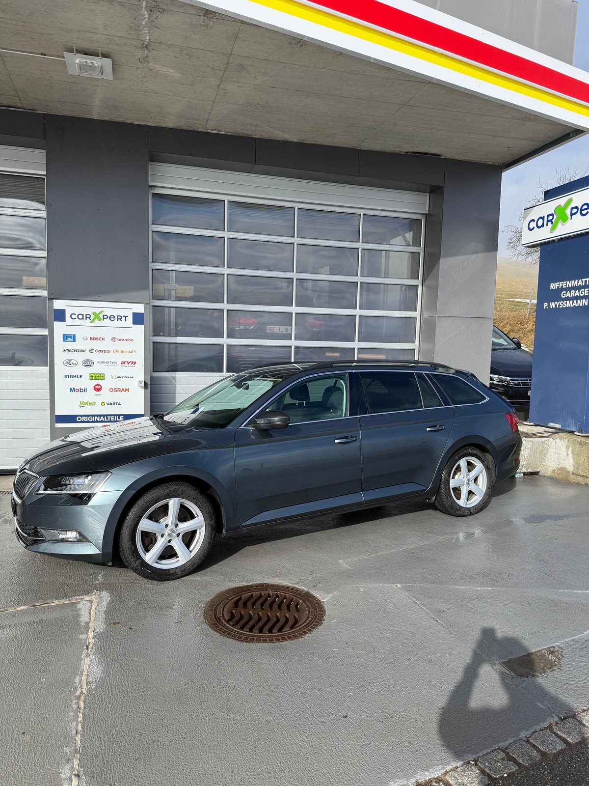 SKODA Superb Combi 2.0 TSI Ambition DSG 4x4, Essence, Occasion / Utilisé, Automatique - 2