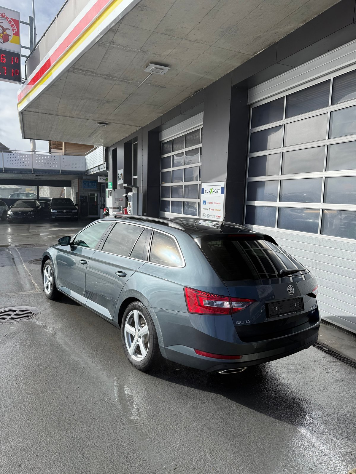 SKODA Superb Combi 2.0 TSI Ambition DSG 4x4, Essence, Occasion / Utilisé, Automatique - 3