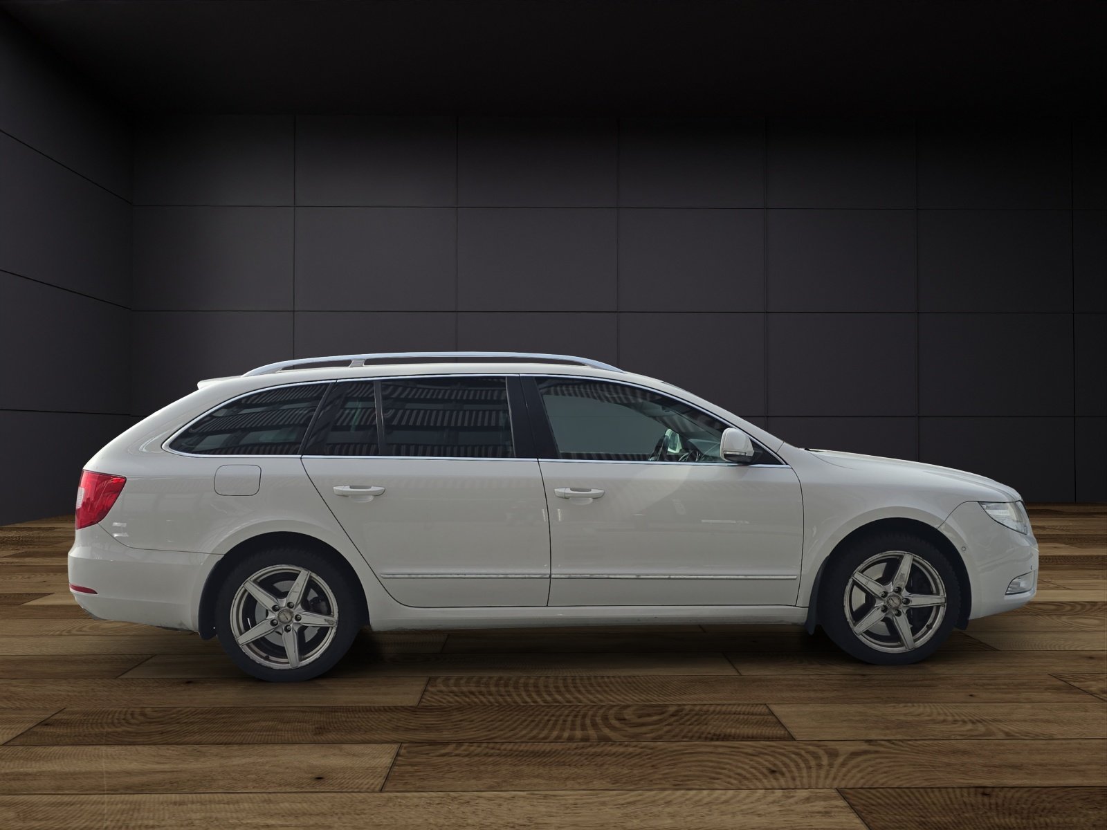 SKODA Superb Combi 3.6 FSI Elegance 4x4 DSG, Petrol, Second hand / Used, Automatic - 5