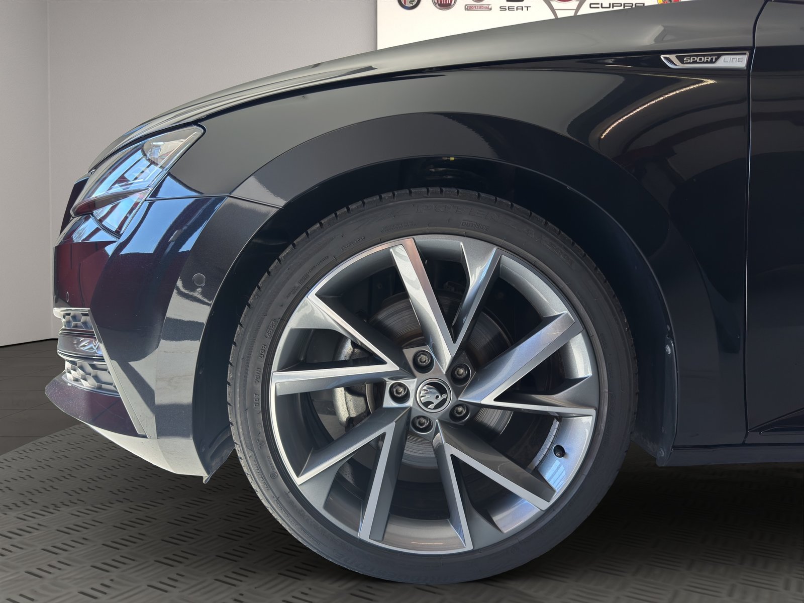 SKODA Superb Combi 2.0 TDi SportLine 4x4 DSG, Diesel, Occasioni / Usate, Automatico - 6
