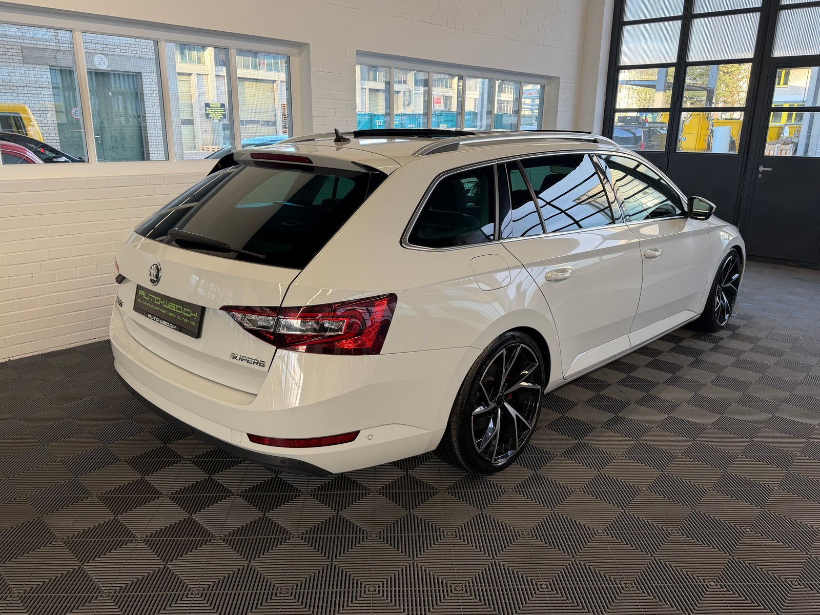 SKODA Superb Combi 2.0 TDi Style DSG, Diesel, Occasion / Utilisé, Automatique - 4