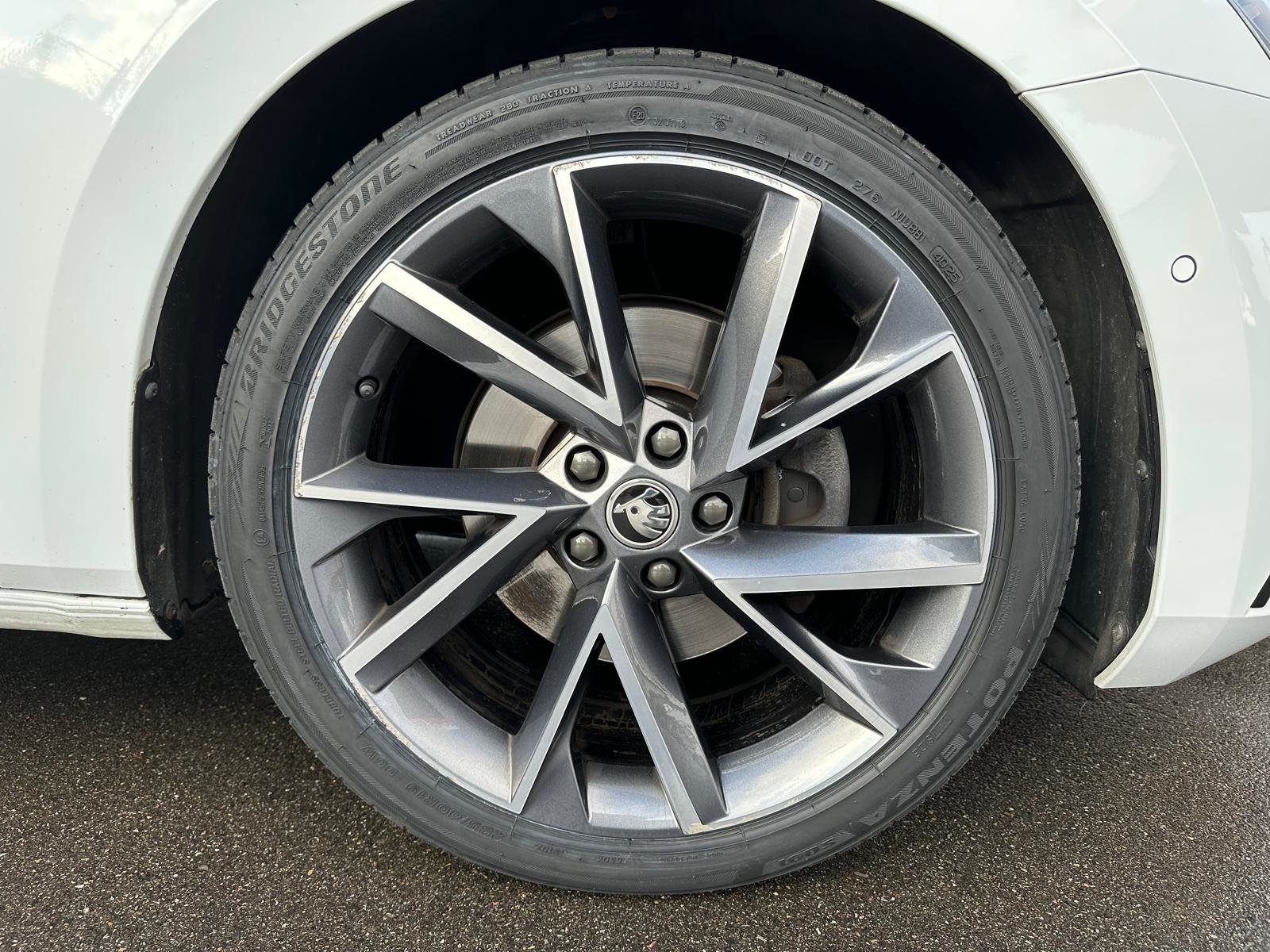 SKODA Superb Combi 2.0 TDi SportLine 4x4 DSG, Diesel, Occasion / Gebraucht, Automatik - 4