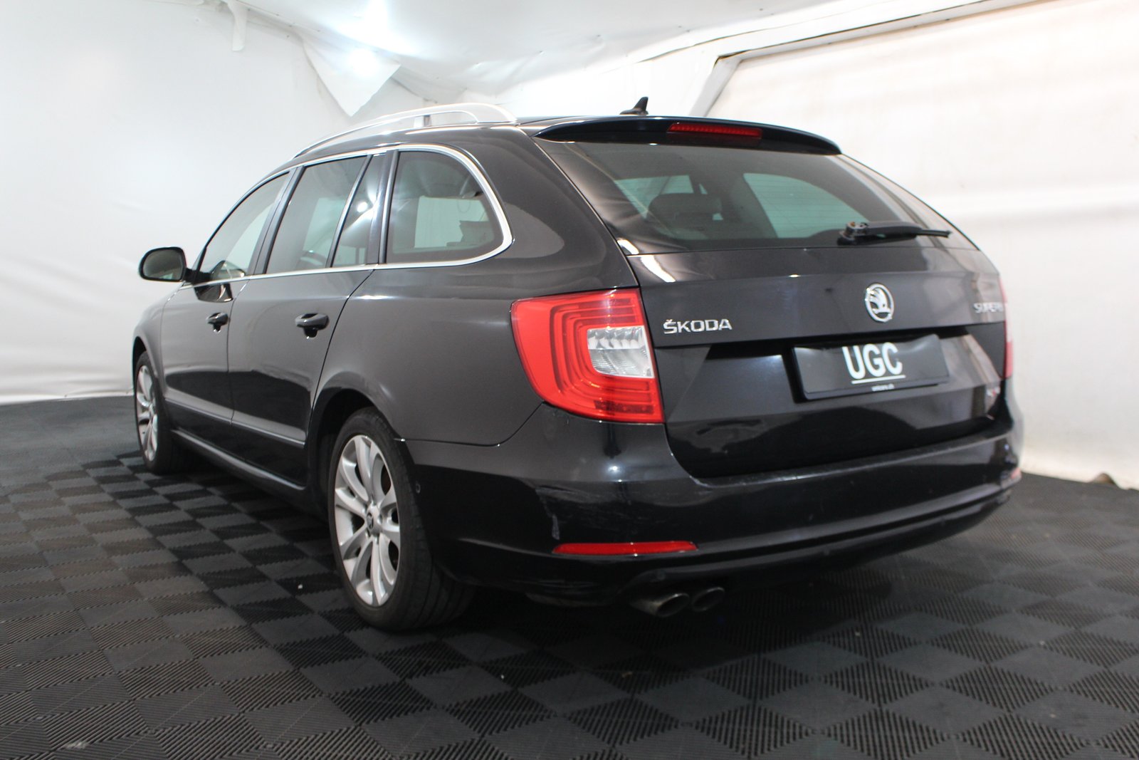 SKODA Superb Combi 1.8 TSI Elegance 4x4, Essence, Occasion / Utilisé, Manuelle - 4