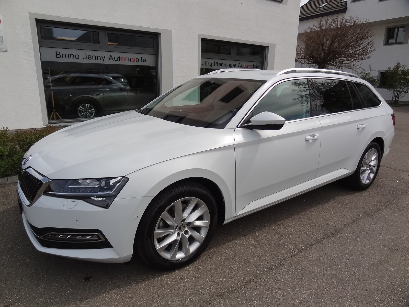 SKODA Superb Combi 2.0 TDi Style 4x4 DSG